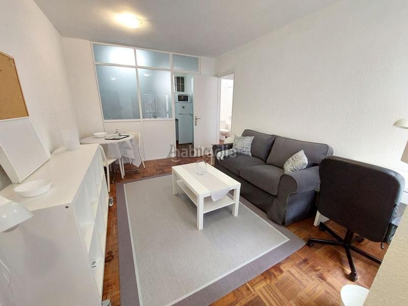 Foto 0d3acaf9-3e79-4b8a-82fd-51e8f73f829f. Alquiler apartamento estudiantes postgrado ó mir. apartamento centrico . en Oviedo