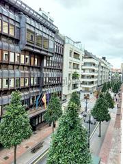 Appartement à Parque San Francisco - Uría. Pisazo en la zona noble de oviedo en venta o alquiler, cinco dor