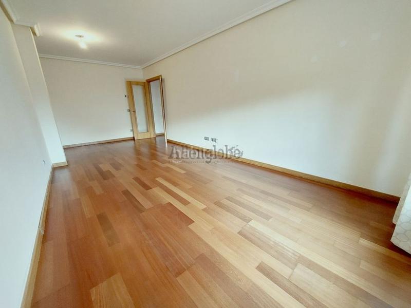 Foto e35257d8-370d-4621-8ce4-9dfa13f394b1. Appartamento con riscaldamento parcheggio in Huca - La Cadellada Oviedo