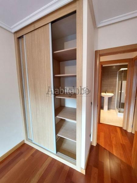 Foto e4d81129-0ff5-4bb5-b92d-824603685c48. Appartamento con riscaldamento parcheggio in Huca - La Cadellada Oviedo