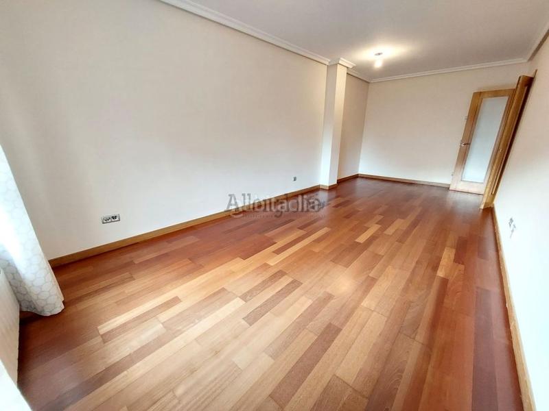 Foto eeab1f8a-2fa0-43ae-8aaf-266e2f73538b. Appartamento con riscaldamento parcheggio in Huca - La Cadellada Oviedo