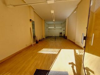 Geschäftsraum  Avenida torrelavega. Bajo comercial en la mejor zona de avda. torrelavega oviedo.