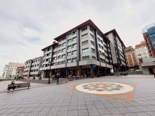 Lloguer Pis  Calle carlos bousoño. Centro de oviedo calle peatonal, sin amueblar, dos  tres dormito