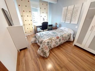 Location Appartement  Calle muñoz degraín. Estudiantes universitarios 20262027, ó mir 202627. tres dormitor