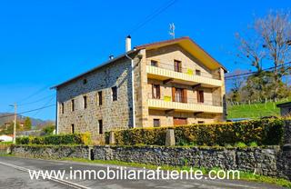 Casa en Villaverde de Trucos. Se vende casa de 3 plantas construido en parcela de 484 m2, vill