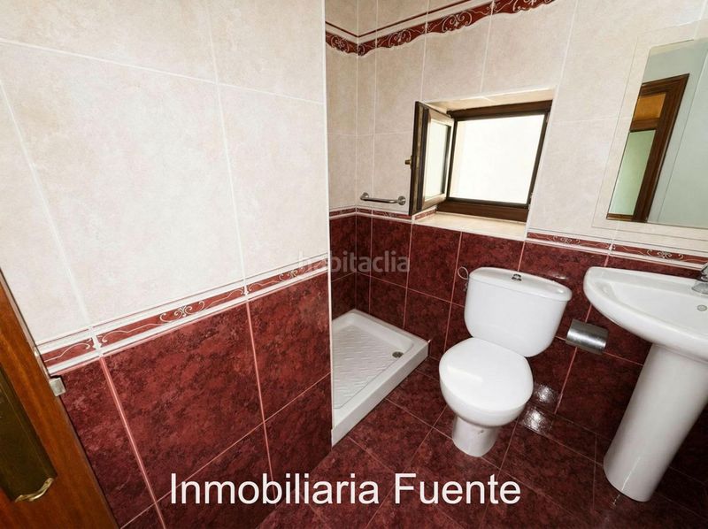 Foto c24b18a0-2898-48d2-a6e6-bcf19215bf5b. Casa amb aparcament a Sopuerta