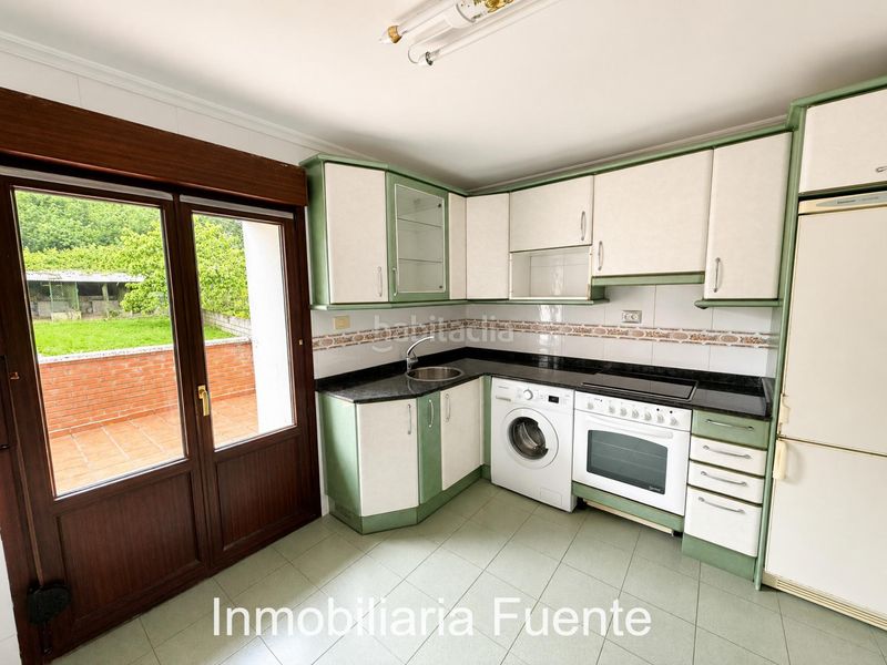 Foto f8fcbbd6-7a3a-4227-a323-22159b6bef6d. Casa amb aparcament a Sopuerta