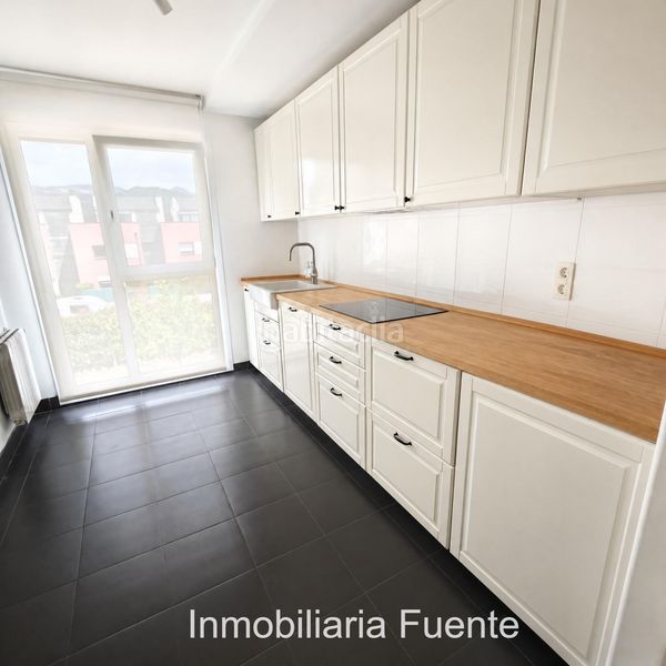 Foto 34573cde-87d2-4eb7-9333-5a3576693341. Casa adossada amb calefacció aparcament a Sopuerta
