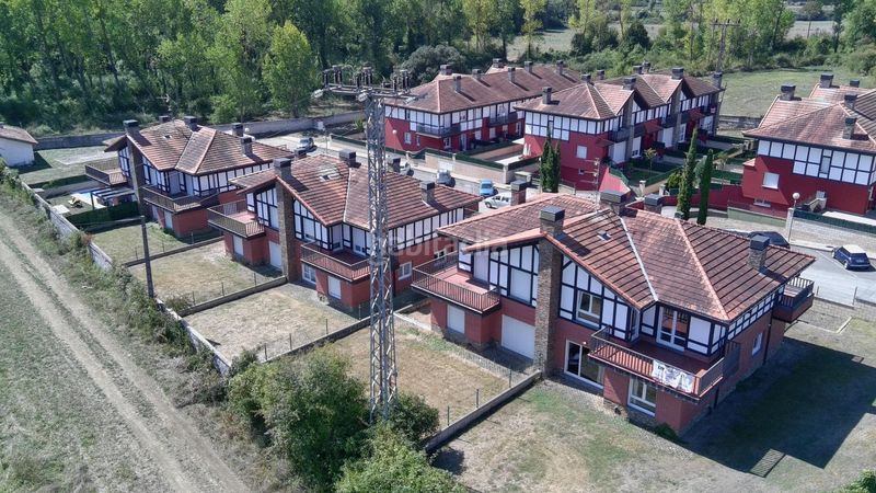 Foto 1c761dde-ed0a-4548-8e7e-84f709b90d33. Casa adossada amb calefacció aparcament a Valle de Mena