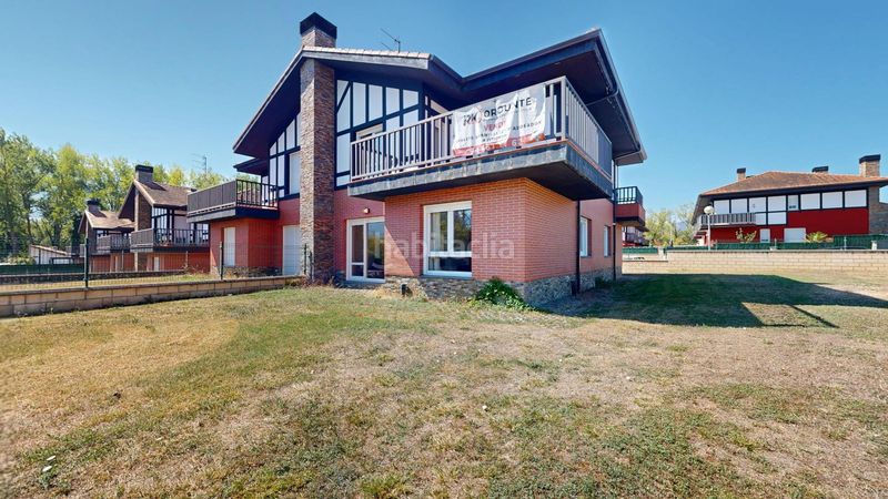 Foto e9bcd8c5-82b8-4b8d-8275-f5ffc11cc75a. Casa adossada amb calefacció aparcament a Valle de Mena