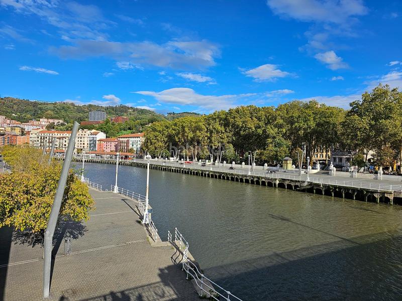 Foto 4e2384eb-17ba-4155-9354-0a365f751df0. Ufficio con riscaldamento in Casco Viejo Bilbao