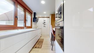 Maison jumele  Urbanizacion ejido. Vivienda con cocina moderna y piscina comunitaria en maltranilla