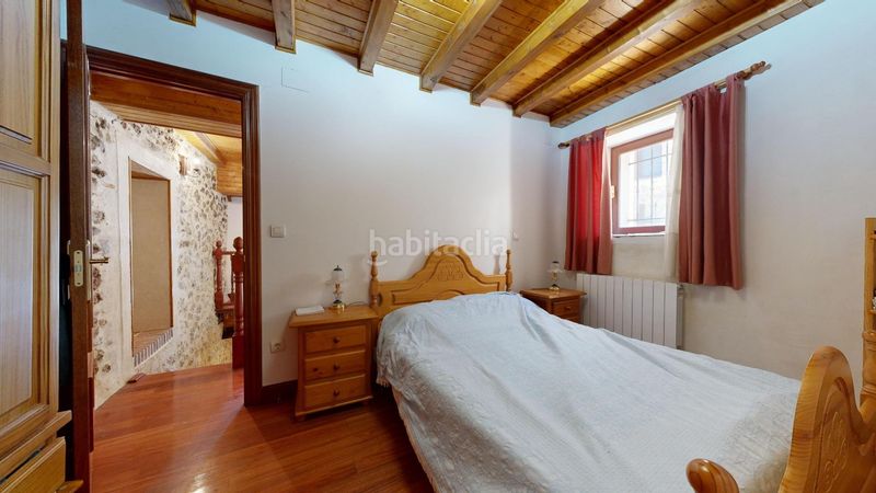 Foto 4998b7e5-a87b-4c73-8fb7-7e73d6097f14. Casa adossada a Valle de Mena