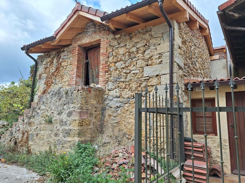 Foto 7b04a3dd-9b4f-455d-9787-de66da9d51cc. Casa adossada a Valle de Mena