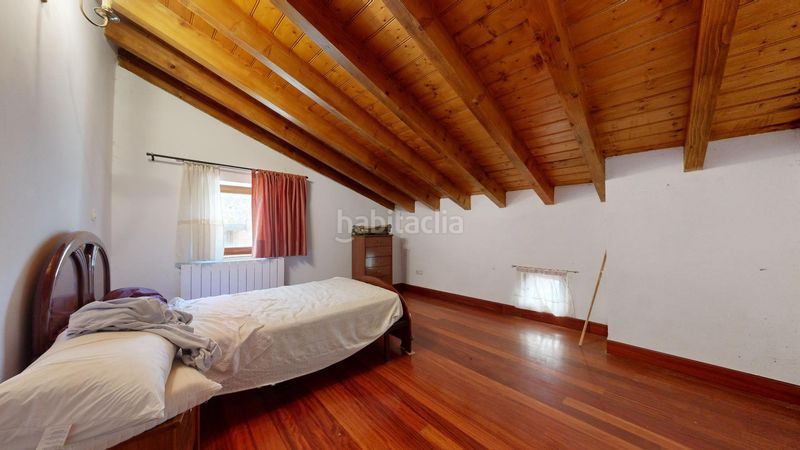 Foto b07b4f17-a13f-42b3-a590-c6a9d635aa98. Casa adossada a Valle de Mena
