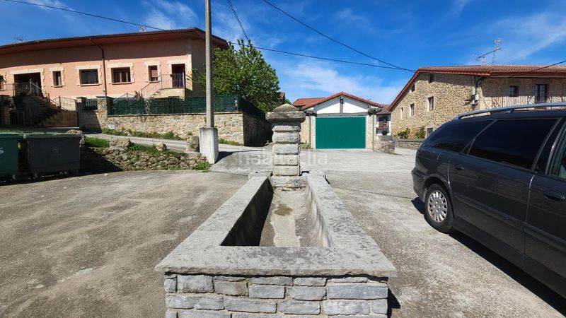 Foto d64315f9-042c-4e26-9bef-eb020e933f58. Casa adossada a Valle de Mena