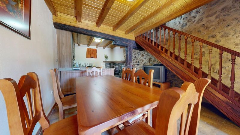 Foto ed61418d-fda0-4346-9d5c-6b65b89d0906. Casa adossada a Valle de Mena