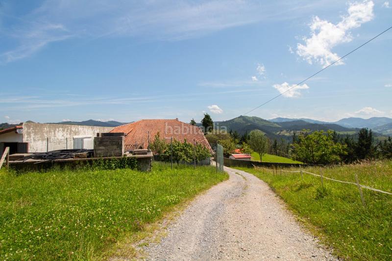 Foto 1b4cbf51-ddd0-45c7-b1d1-e82b329007fb. Casa baserri con 9.000 metos de terreno en Markina - Xemein