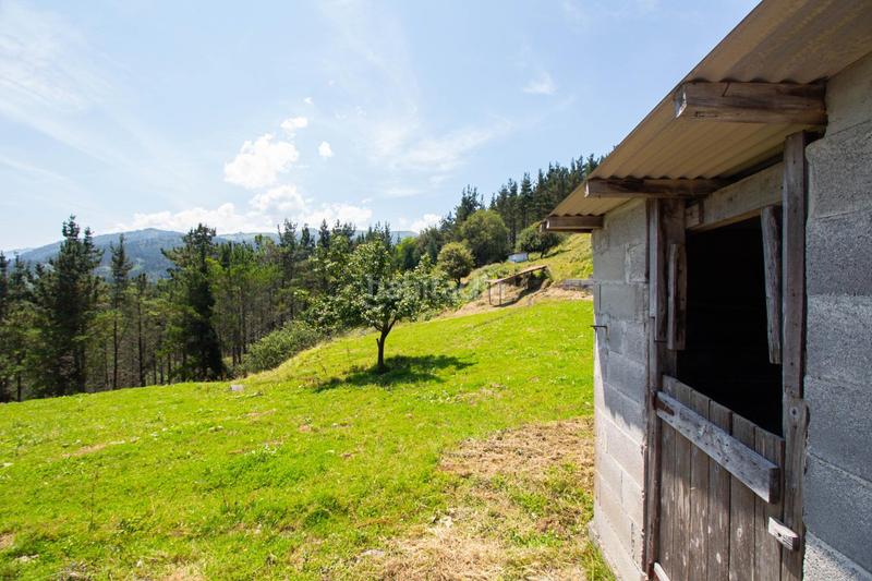 Foto 4056d03e-6904-4c33-988c-97b4a703f903. Casa baserri con 9.000 metos de terreno en Markina - Xemein