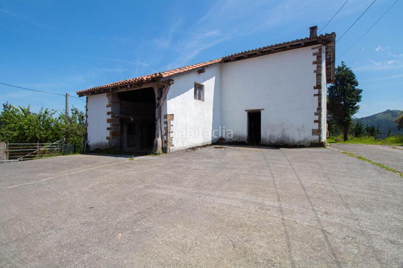 Foto bae3ab6e-6d26-4973-8033-542894cda80c. Casa baserri con 9.000 metos de terreno en Markina - Xemein