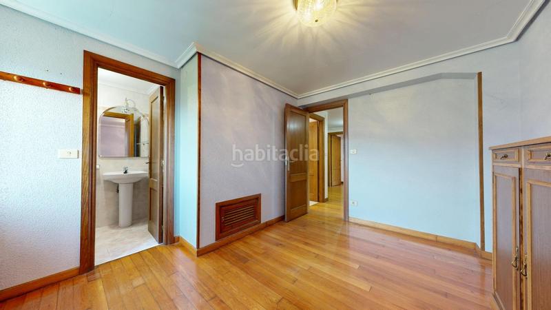 Foto c888ed7e-7995-447e-b739-e8b2f2c1aa8c. Casa baserri con 9.000 metos de terreno en Markina - Xemein