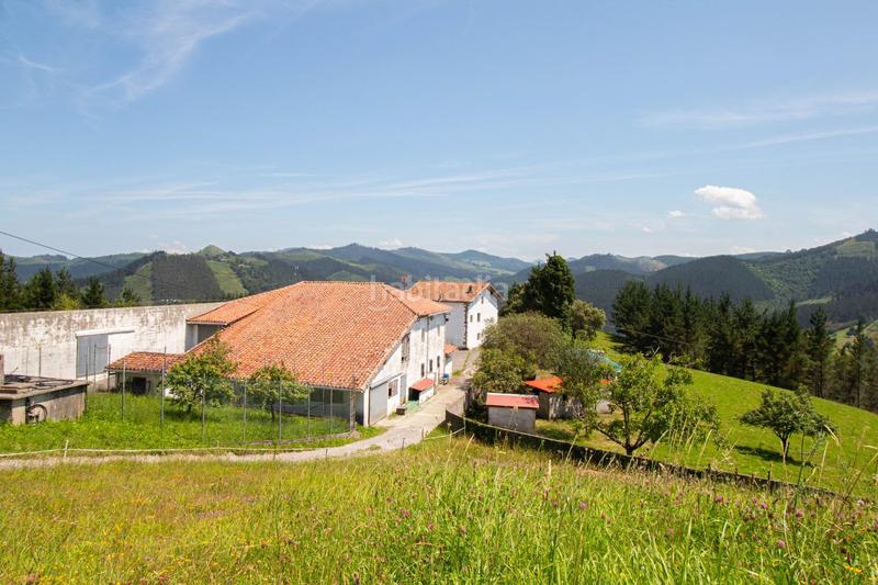 Foto d8458407-aed1-41bd-890b-7be34d324869. Casa baserri con 9.000 metos de terreno en Markina - Xemein