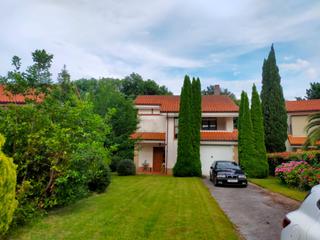 Miete Chalet  Barrio hazas. Se alquila chalet de 150 m2 en liendo