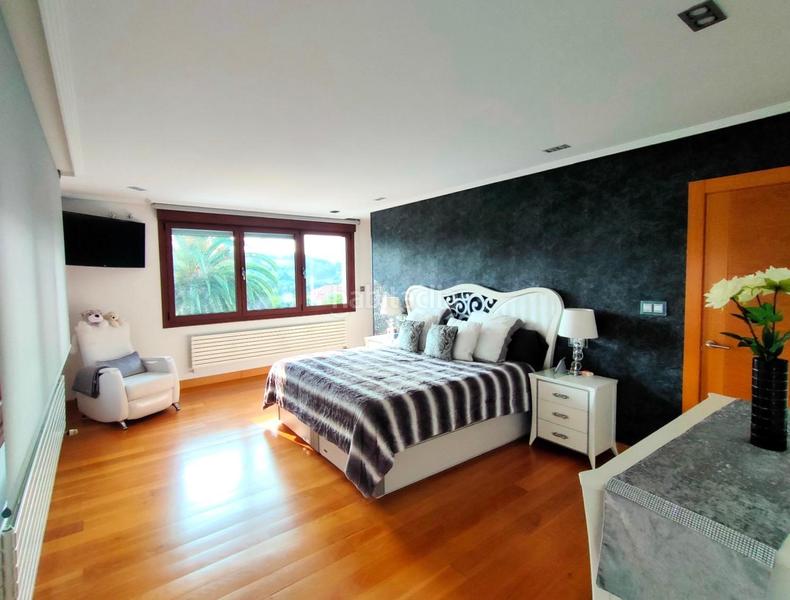 Foto a9df4131-d280-4c7a-8be5-863d20f98046. Casa espectacular villa con piscina rodeada de naturaleza en Laukiz