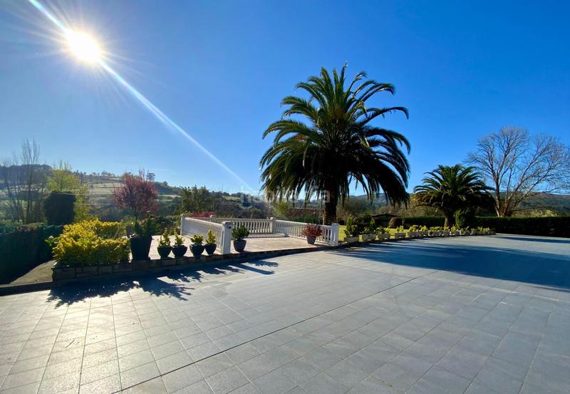 Foto b081dac4-40bd-46f0-893b-da4336e282ac. Casa espectacular villa con piscina rodeada de naturaleza en Laukiz