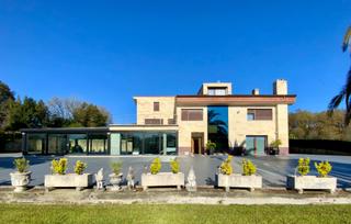 Casa  Barrio mentxakaetas. Espectacular villa con piscina rodeada de naturaleza