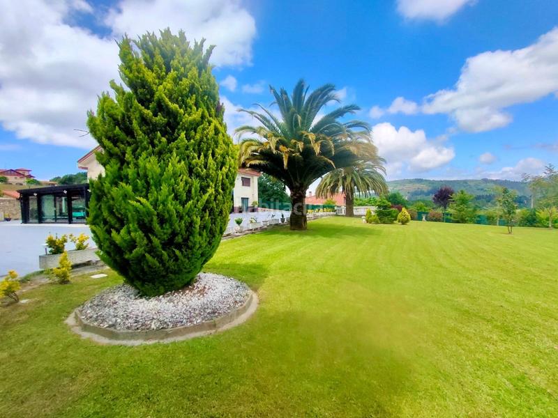 Foto d7dc271d-8f44-4539-9148-655378f9d7c0. Casa espectacular villa con piscina rodeada de naturaleza en Laukiz