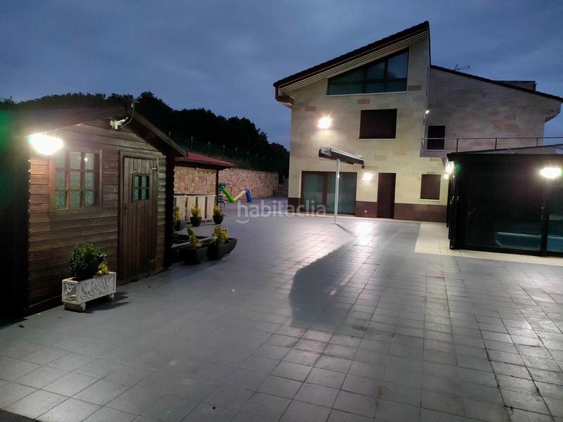 Foto df21a3f2-d6e0-4daa-8a22-119b2e9c441a. Casa espectacular villa con piscina rodeada de naturaleza en Laukiz