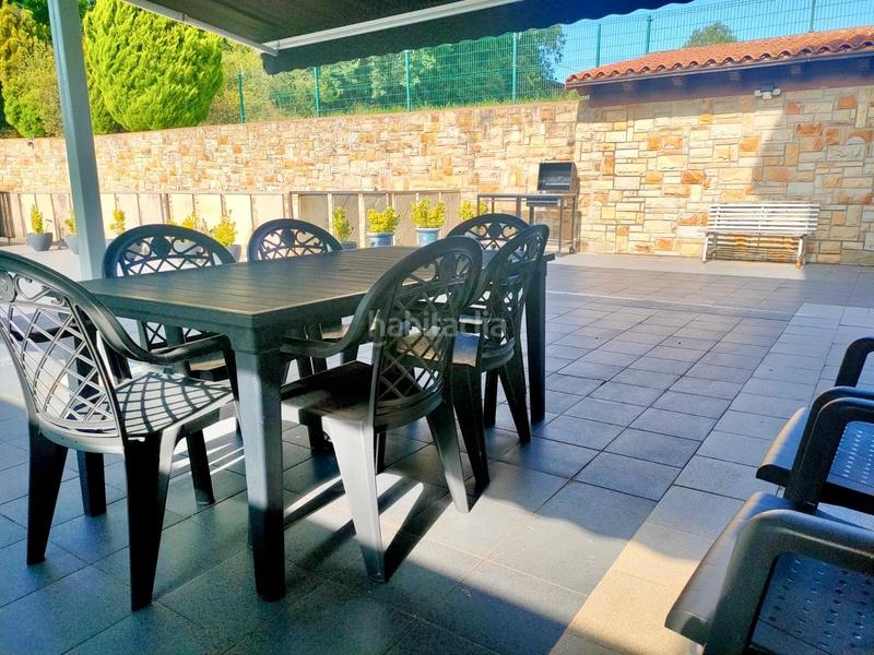 Foto ffdd9876-0765-439f-af93-92ba8fa705b0. Casa espectacular villa con piscina rodeada de naturaleza en Laukiz