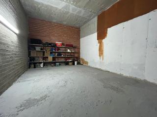 Local commercial  Calle errota. Oportunidad en alonsotegui! local de origen con amplio espacio