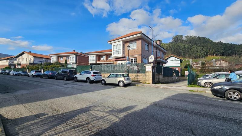 Foto 2eb33bb0-9f3b-4186-874f-b8c9378bb3c2. Casa adossada amb calefacció aparcament a Samano Castro - Urdiales