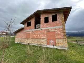 Chalet  Calle indalecio prieto. Tu refugio ideal en el norte de españa