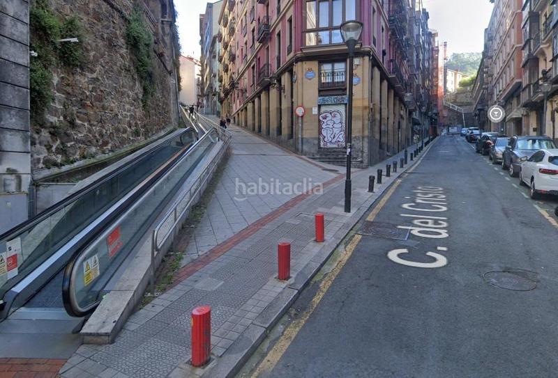 Foto 5a87f477-060a-41c9-8af4-a7bb855d5026. Lloguer local comercial a calle c. del cristo 20 a Bilbao