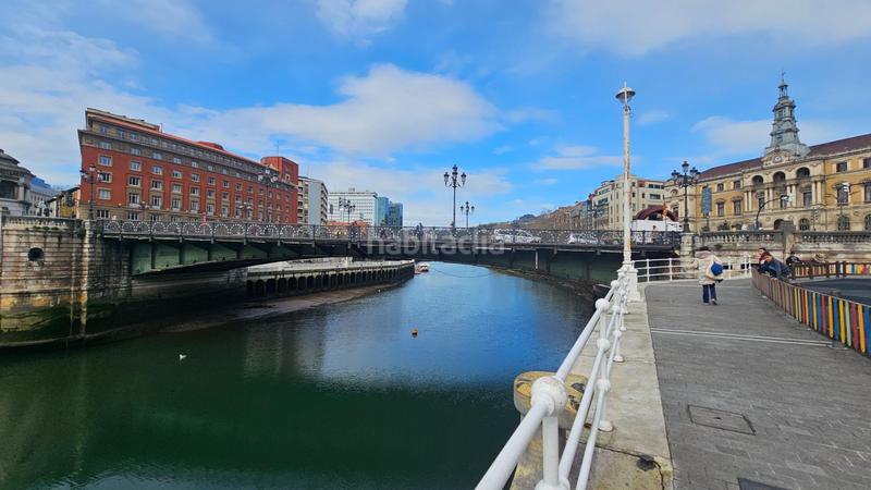 Foto bbc067a5-c936-48b3-afd0-c48022d41e1e. Location local commercial dans calle c. del cristo 20 dans Bilbao