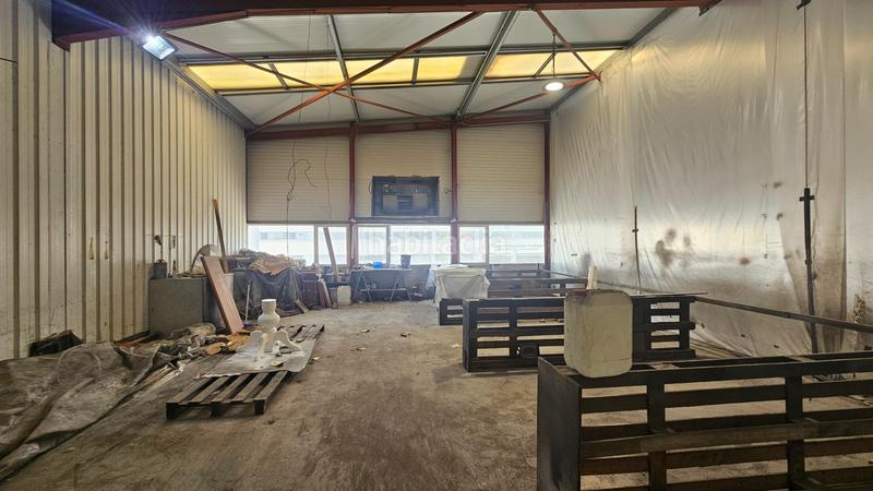 Foto 6677d8e2-880c-4036-8450-c0d512731406. Fabrikhalle in Gordexola