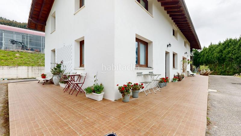 Foto 0f526bb7-1b83-42d8-b78f-06f4e6b083db. Chalet exclusiva explotación agrícola en venta 15 hectáreas de producción y privacidad absoluta en Mungia