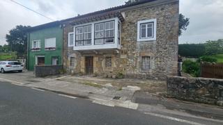 Casa  Calle barrio san vitores. Casa pareada de piedra