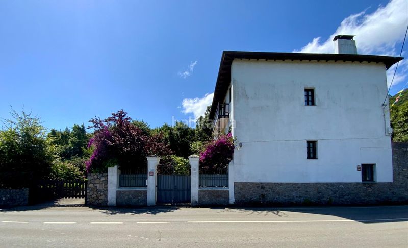 Foto 3dfd4b87-d2cd-44e7-8f79-24d292ce1bf7. Casa amb calefacció aparcament a Arnuero