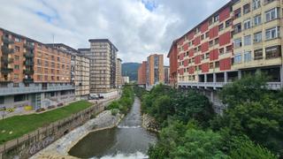 Etagenwohnung  Calle de agirre lehendakaria. Piso con vistas al rio en basauri