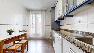 Etagenwohnung  Calle de agirre lehendakaria. Piso con vistas al rio en basauri