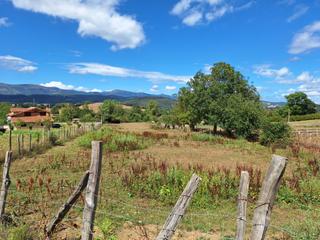 Wohngrundstück in Valle de Mena. Terreno con parte urbana y parte rústica en siones