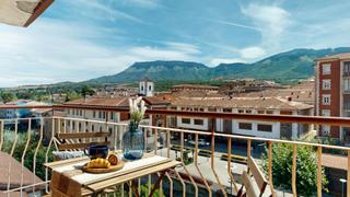 Etagenwohnung  La isla. Piso en villasana de mena