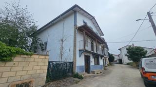 Haus  Calle la plazuela. Oportunidad casa con jardin!