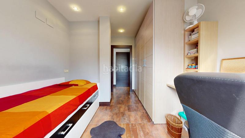 Foto 2633433f-bf69-4dc2-9950-c14b16bfcbbc. Casa adossada amb calefacció aparcament a San Miguel Basauri