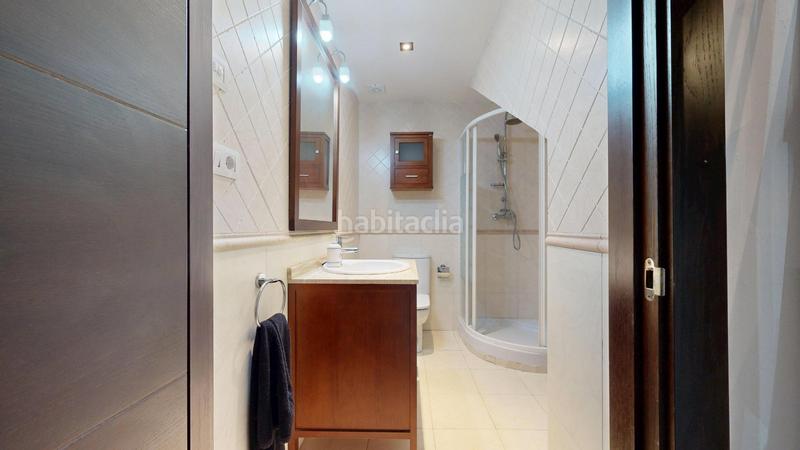 Foto 3055fac4-baaa-4df7-935f-b4c806cbd07f. Casa adossada amb calefacció aparcament a San Miguel Basauri