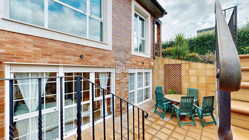 Foto 34328e63-a049-4ef4-b782-84e9b8dd4fee. Casa adossada amb calefacció aparcament a San Miguel Basauri